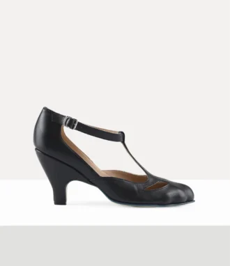 Buty z paskiem w kształcie litery T