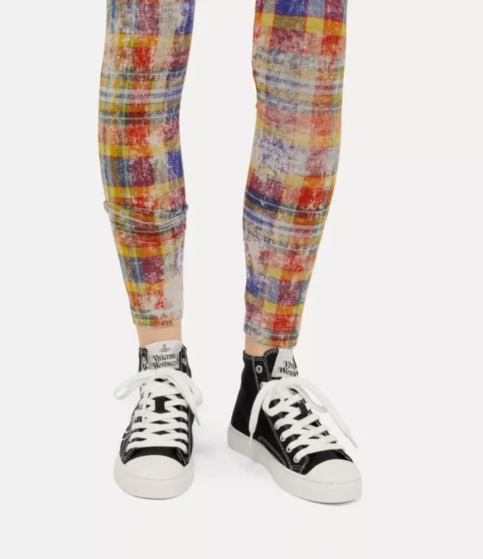 Wysokie płócienne trampki